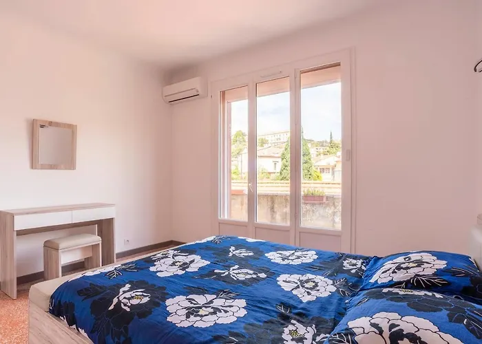 Spacious And Bright 85 M Near Downtown
