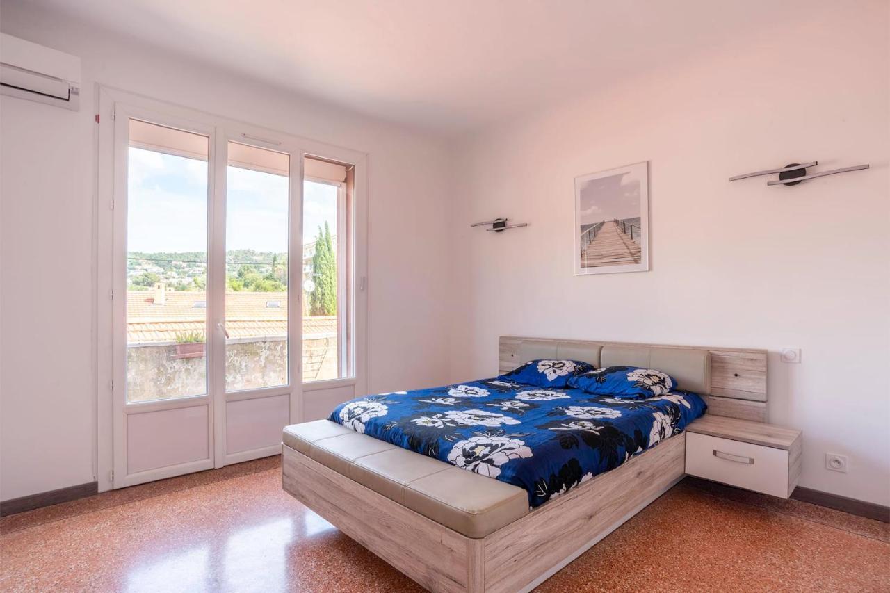 Spacious And Bright 85 M Near Downtown Appartement *